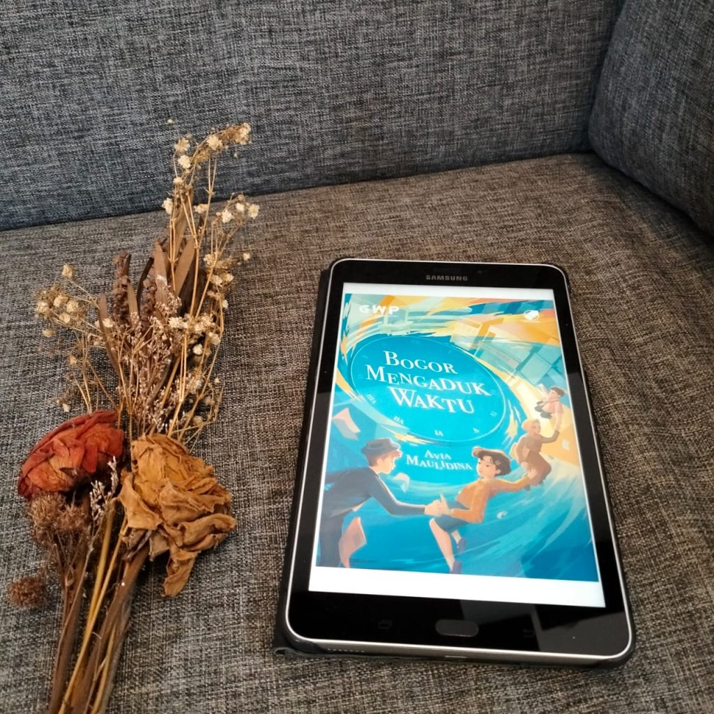 Review Buku Bogor Mengaduk Waktu