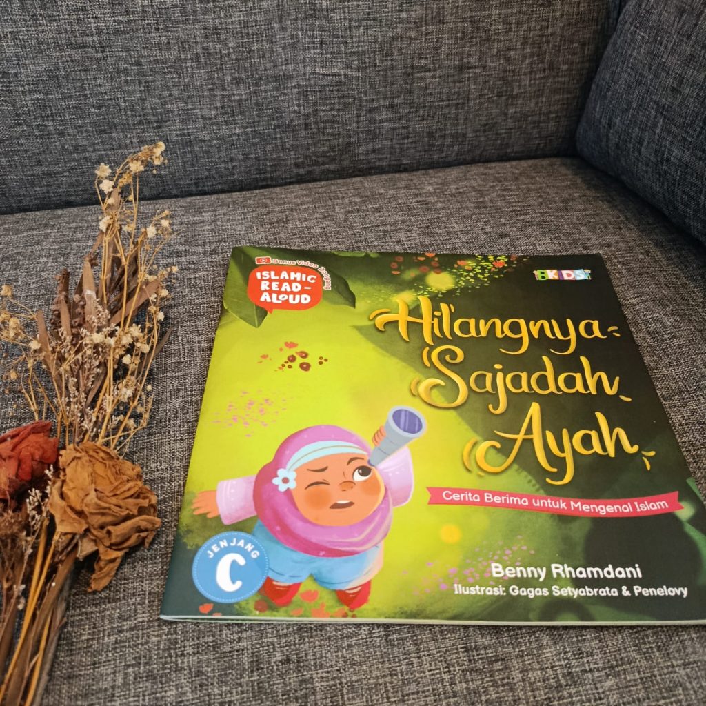 Review Buku Hilangnya Sajadah Ayah