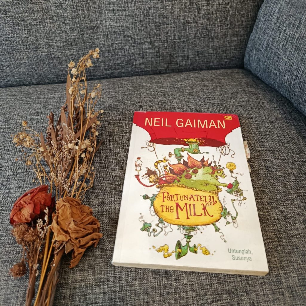 Review Buku Untunglah, Susunya (Fortunately, The Milk)
