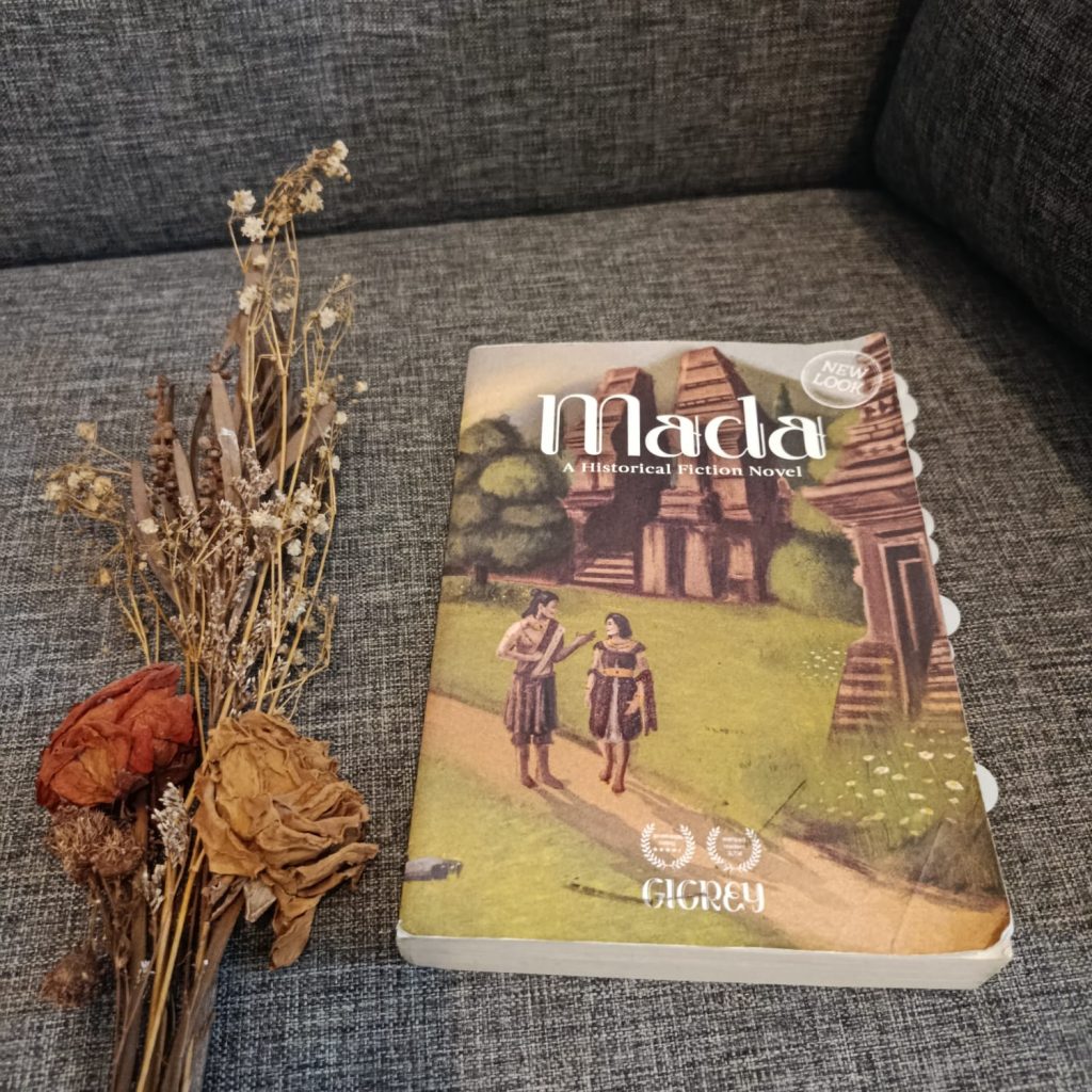 Review Buku Mada