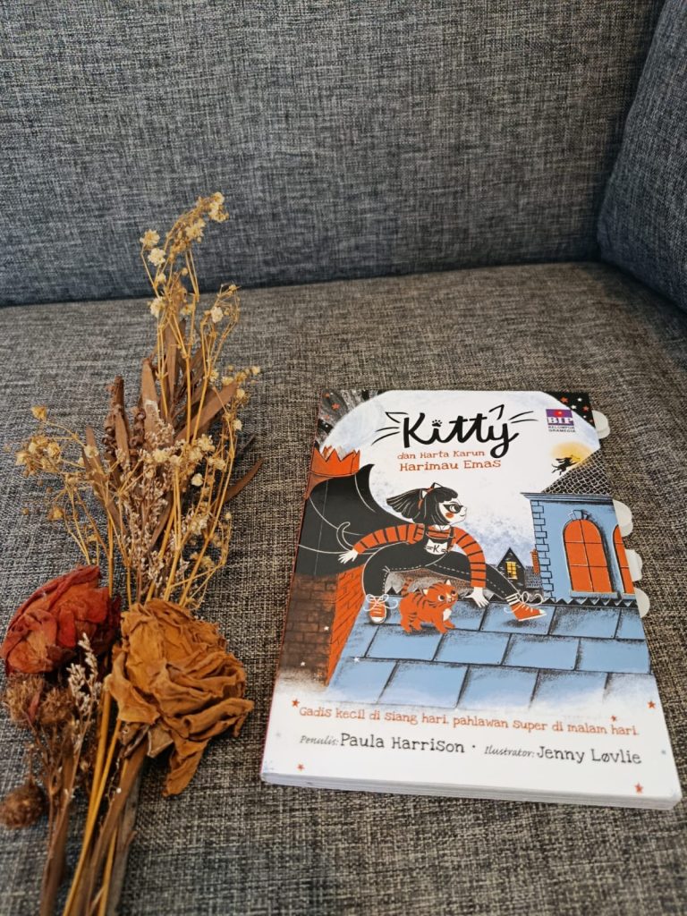 Review Buku Kitty dan Harta Karun Harimau Emas (Seri Kitty #2)