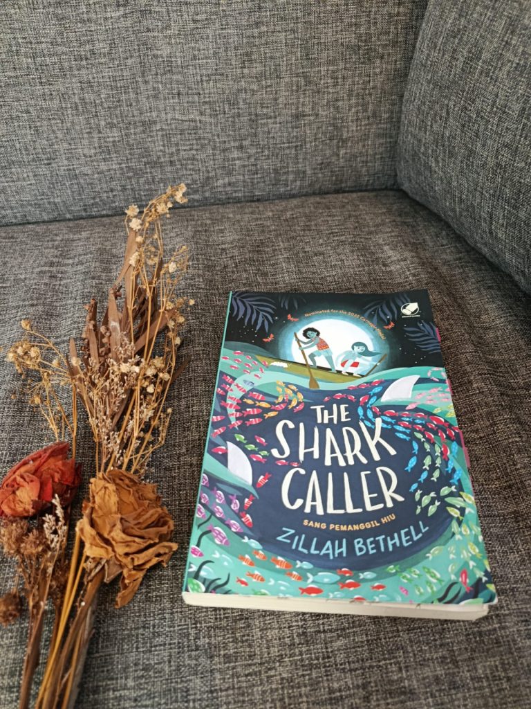 Review Buku Sang Pemanggil Hiu (The Shark Caller)
